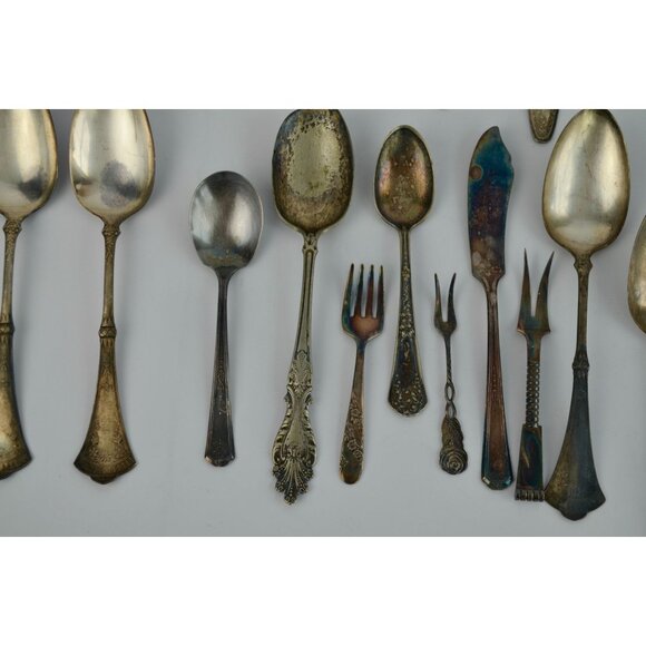 Large Lot 44 Vintage Antique Silverware Flatware Mixed Brands Patterns - Picture 11 of 16